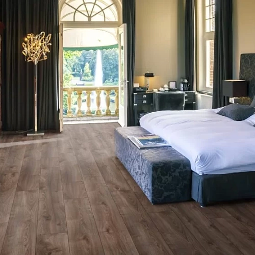 ДУБ КОРИЧНЕВЫЙ МАКРО ЛАМИНАТ  KRONOTEX  MAMMUT PLUS ламинат для пола